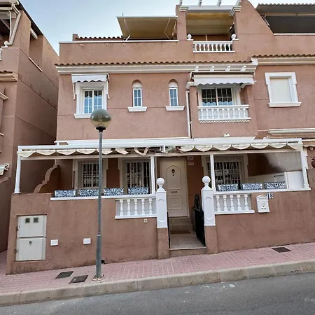 Luminoso Adosado Con Terraza, Bbq Y Piscina Junto Al Mar Дом отдыха *